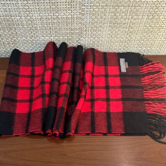 🌟HP🌟NWOT Cashmere Red & Black Buffalo Plaid Scarf by Louisa Perini - Picture 6 of 7